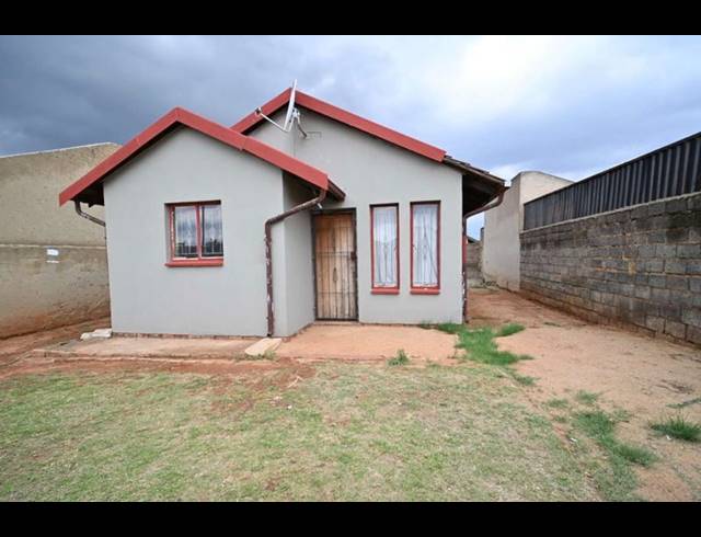 2 BEDROOM HOUSE FOR SALE IN PROTEA GLEN EXT